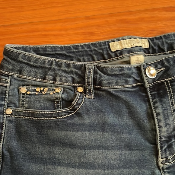 EST. 1946 Contemporary Capri Jeans - Picture 5 of 10